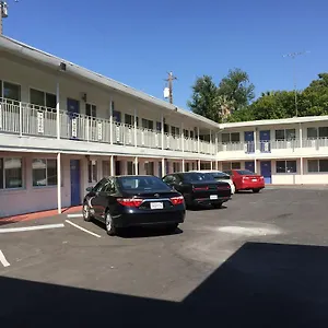 travelodge-sacramento-convention-center.bestsacramentohotels.com/